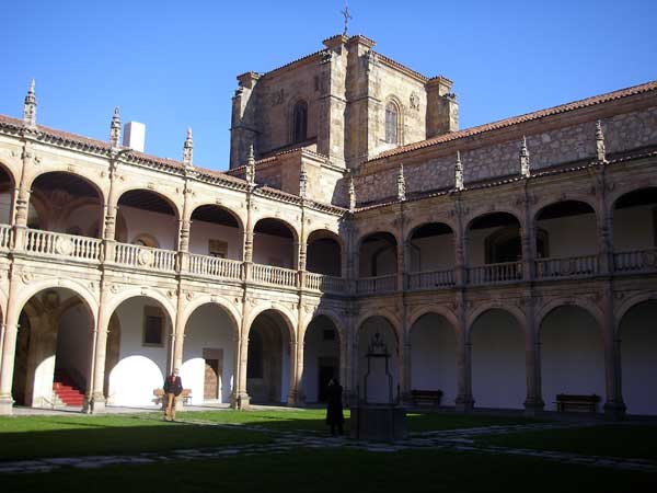 Patio del Colegio Fonseca