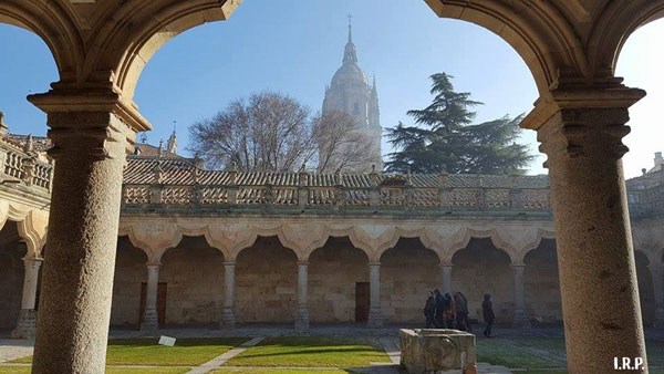 Patio de Escuelas Menores