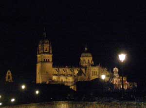 Paso de la Virgen por el Puente Romano