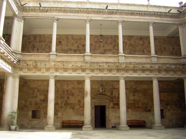 Patio del Palacio de Anaya