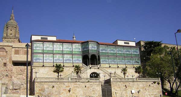 Fachada sur de la Casa Lis